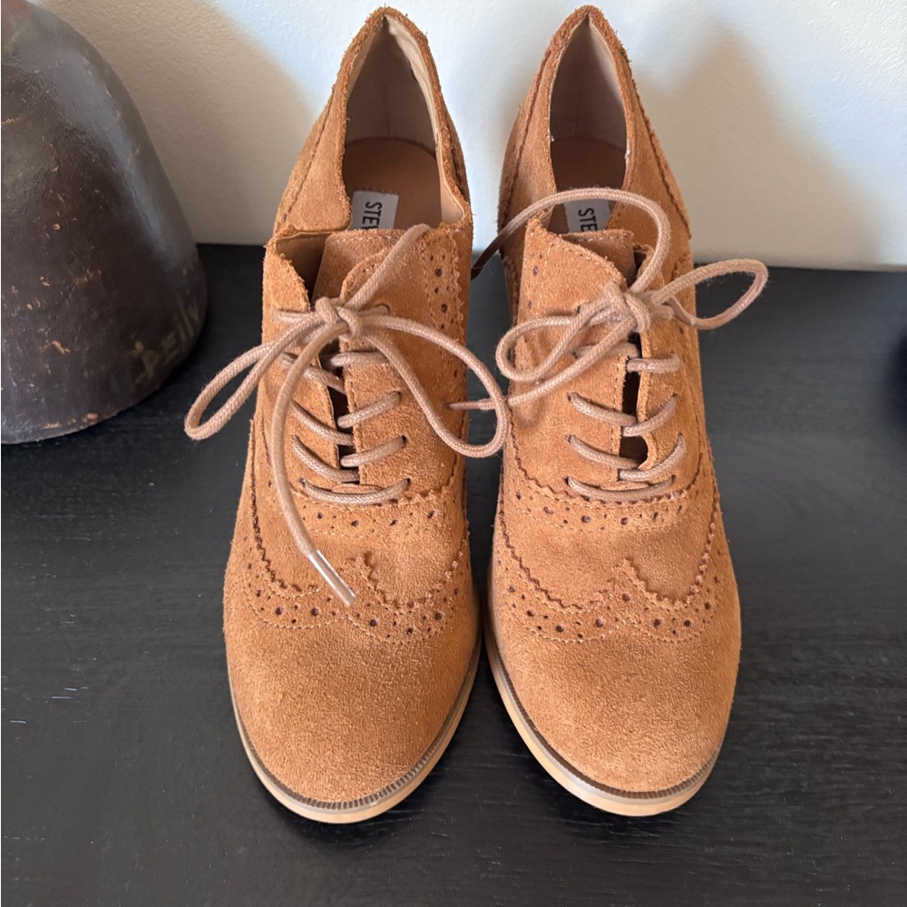 Stylish Tan Suede Women's Brogues